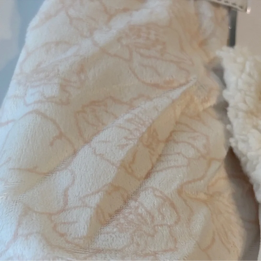 Badgley Mischka ** badgley